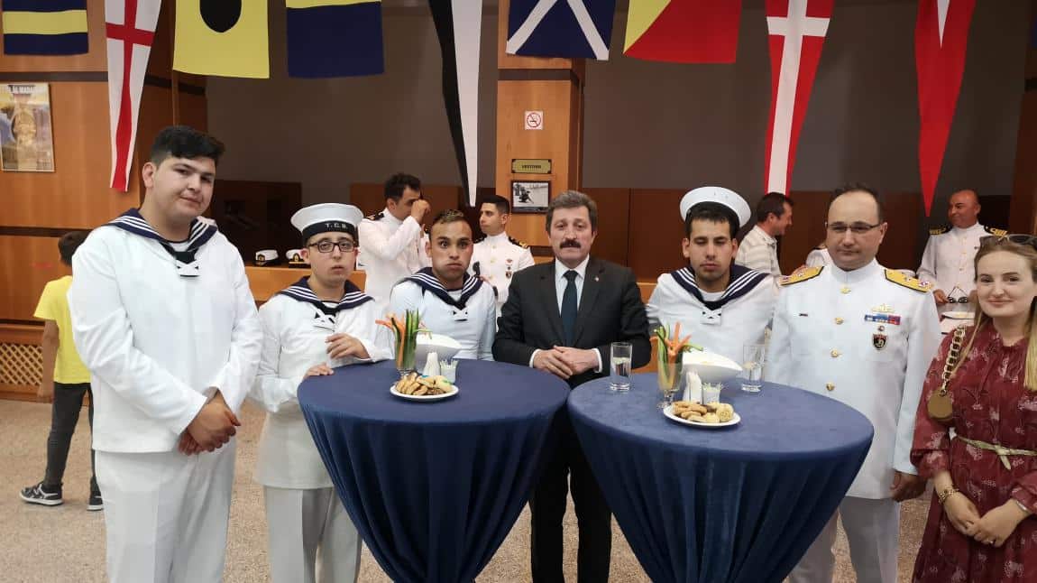 Öğrencilerimize Aksaz Deniz Üssü'nde Temsili Askerlik Töreni Düzenlendi