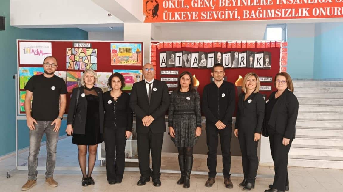 10 Kasım'da Ulu Önderimiz Gazi Mustafa Kemal Atatürk'ün anısına okulumuzda yapılan anma törenimizden kesitler..